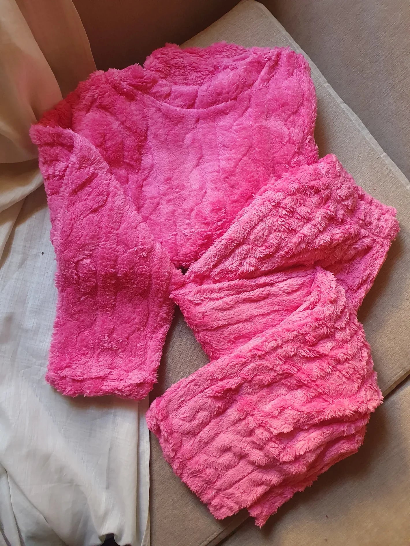 2X1 PIJAMA NUBE + 2 PARES DE CALCETINES TÉRMICOS DE REGALO